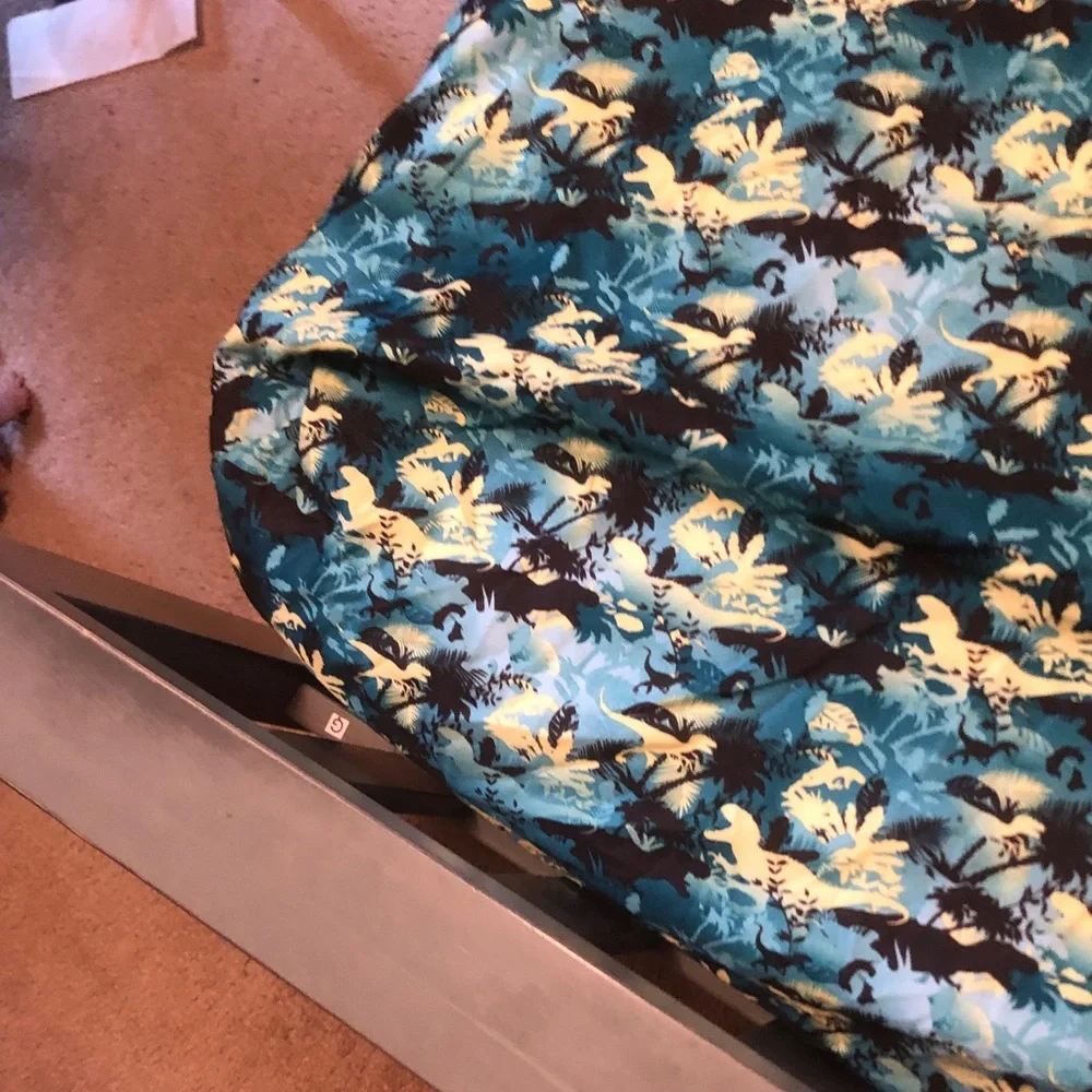 Jurassic world Print Sheet Set in Blue & Cream